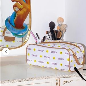 Truly Beauty travel pouch